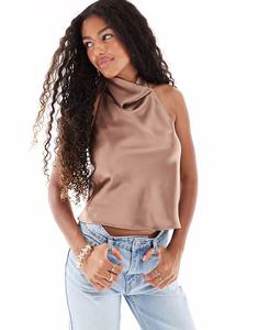 Топ New Look из атласа с бретелью через шею из норки