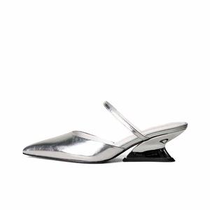 SHOEMAKER QUEEN Женские противоскользящие тапочки с закрытым носком устойчивые к истиранию Glacier Silver, цвет Glacier Silver