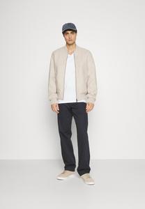 базовая футболка НАБОР 3 PACK BIRD TONAL с V-образным вырезом Pier One, белый/темно-зеленый/черный