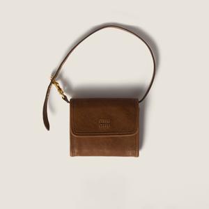 Кошелек из кожи наппа с плечевым ремнем MIU MIU, коричневый