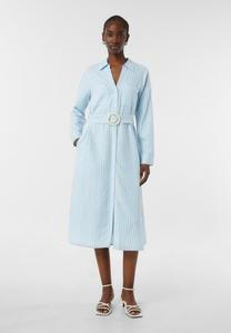 Платье-рубашка AUS MIT GÜRTEL comma, светло-голубой