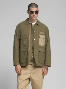 Рубашка в военном стиле