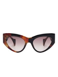Gucci Eyewear солнцезащитные очки в оправе 'кошачий глаз', коричневый