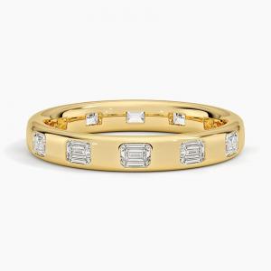 Кольцо Chloe Flush Set с изумрудной огранкой и лабораторным бриллиантом Brilliant Earth