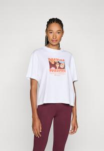 Спортивная футболка Champion CREWNECK GRAPHICS, White