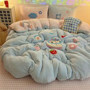 FUANNA Комплект постельного белья 1,8 м, 4 предмета, пододеяльник 200x230 см, молочный велюр, вышивка полотенцем Cake Party