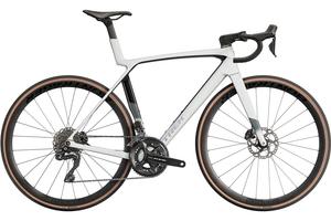 Шоссейный велосипед Trek Madone sl 6 gen 8 - 28 дюймов - diamant, weiß | white prismatic
