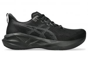 Беговые мужские кроссовки Asics Novablast 5, Black/Carrier Grey, черный
