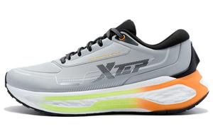 Амортизирующие износостойкие низкие кроссовки для бега мужские серые оранжевые XTEP