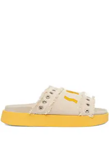 Сандалии на плоской подошве с бахромой Inuikii, нейтральный