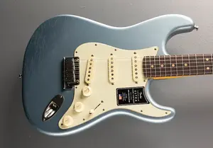 Fender American Ultra Luxe Vintage '60s Stratocaster - Ледяной голубой металлик