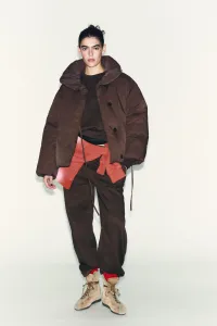 Короткая стеганая куртка-анорак с защитой от воды и ветра Zara, темно-коричневый