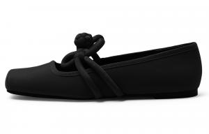 CHARLES&KEITH Маленькие туфли Мэри Джейн на плоской подошве 1 см женские — ЧЁРНЫЕ ТЕКСТУРИРОВАННЫЕ, цвет BLACK TEXTURED Black Textured