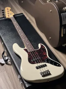 Tokai TJB-55 VWH/R Jazz Sound Япония, винтажный белый 230105