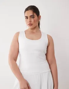 4505 Curve Icon active slightly cropped vest in white