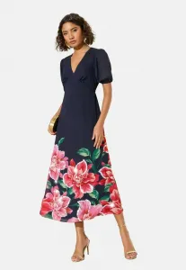 Платье-Миди прямого кроя с короткими рукавами и декоративной отделкой. Friends Like These, Navy Floral