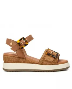 Женские кожаные сандалии на платформе Carmela от XTI, коричневый/бежевый