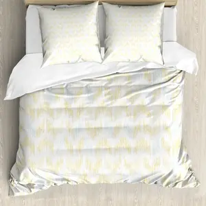 Пододеяльник ABAKUHAUS с желтым шевронным узором, узором "Икат", с защитой от клещей, подходит для аллергиков, с наволочками, 200 см x 200 см - 80 x 80 см, цвет "Мариголд" с бледно-голубым и белым оттенком Abakuhaus