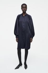 Атласное платье миди со складками COS, темно-синий