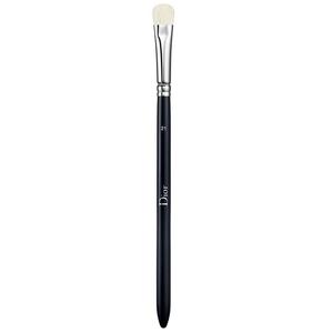 Кисть для теней dior backstage eyeshadow shader brush n° 21 Dior, количество 1 шт.