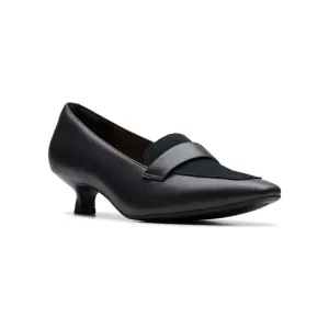 Скарлит Мейбл женские лоферы на низком каблуке без застежки Clarks, цвет black leather