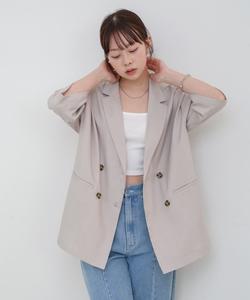 Двубортный приталенный жакет с короткими рукавами