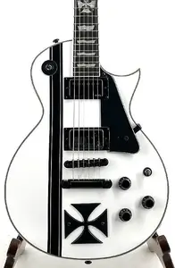ESP Ltd James Hetfield Metallica Iron Cross Signature Series Snow White Серийный номер W22120433