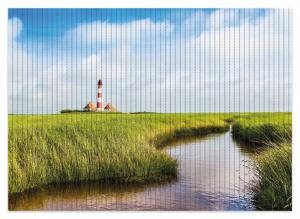 Коврик для душа Wallario, нескользящий коврик, коврик для ванной, коврик для двери, небольшой ручей через камыш на пути к маяку, размер ок. 70 х 50 см, черный