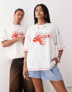 COLLUSION Белая футболка унисекс с принтом, декоративными швами и принтом в виде рыб