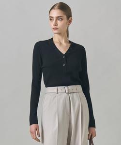 Стираемый пуловер с воротником-хенли из тонкой мериносовой шерсти.