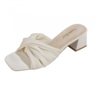 Тапочки-слайды женские цвета экрю CAOT, Ecru