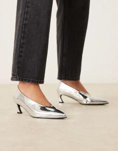 Гламурные туфли-лодочки на каблуке-рюмочке серебристого цвета