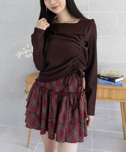 Топ с длинными рукавами и завязками по бокам, в рубчик.