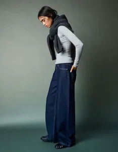 Синие джинсы-бойфренды Bershka