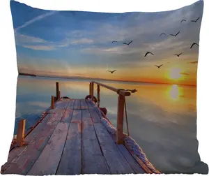 Подушка для улицы - Вода - Пирс - Птицы - Закат - Горизонт - 45x45 см - Водонепроницаемая - Подушка для отдыха - Фотоподушка - Декоративная подушка MuchoWow