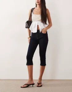 Джинсовые суперэластичные капри цвета индиго ASOS DESIGN