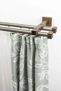 Карниз для штор GARESA "Cubus, Внутренний направляющий Quad", 2 направляющие, желаемая длина, комплект внутренних направляющих, выдвижной, дерево-алюминий 370 см, цвет chromfarben/nussbaum