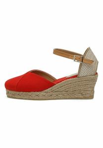 Босоножки на платформе Nine West, красный