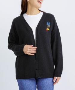 Вязаный кардиган из 100% шерсти с вышивкой в виде пикселей.