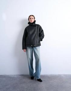 Свободная куртка-авиатор Topshop из овчины черного цвета