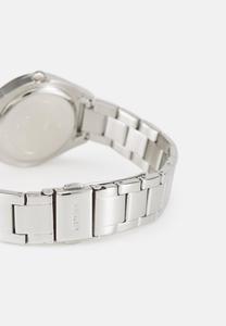 Часы CHARLOTTE Guess, серебристый