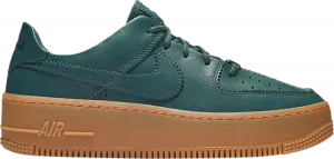 Кроссовки Nike Wmns Air Force 1 Sage Low LX 'Deep Jungle', зеленый