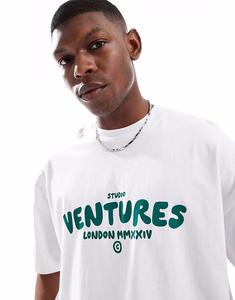 Футболка свободного кроя ASOS DESIGN с объемным текстовым принтом белого цвета