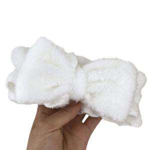 Косметическая повязка для волос с белым бантом Magboss