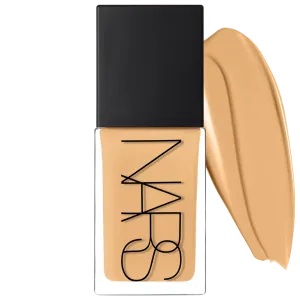 Светоотражающая тональная основа средней степени покрытия с пептидами какао, улучшающая состояние кожи. NARS, 1 oz/30 mL, Stromboli