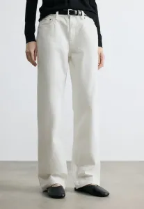 Прямые широкие штанины, как в 90-х. Calvin Klein Jeans, Chalk White