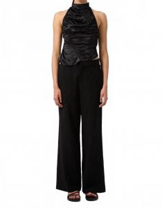 Элементарный топ с защипами в черном цвете THIRD FORM