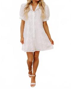 Белое платье с цветочной вышивкой на пуговицах Entro