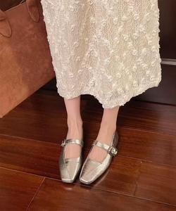 Туфли, металлическая пряжка, квадратный низкий каблук Aimoha - Select -, цвет Silver