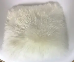 Подушка сиденья NADI из овчины с высоким ворсом, размер меха 40х40 см, цвет белый Reissner Lammfelle